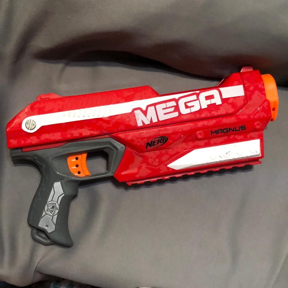 Nerf N-Strike Elite mega magnus blaster